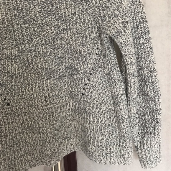 GAP Gray Knit Sweater, Size Medium - Picture 5 of 12